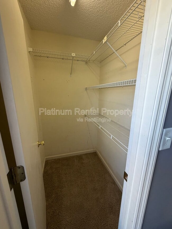 Building Photo - 2063 Winsburg Dr