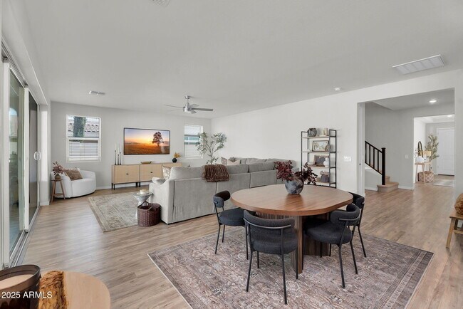 Building Photo - 9418 E Theia Dr