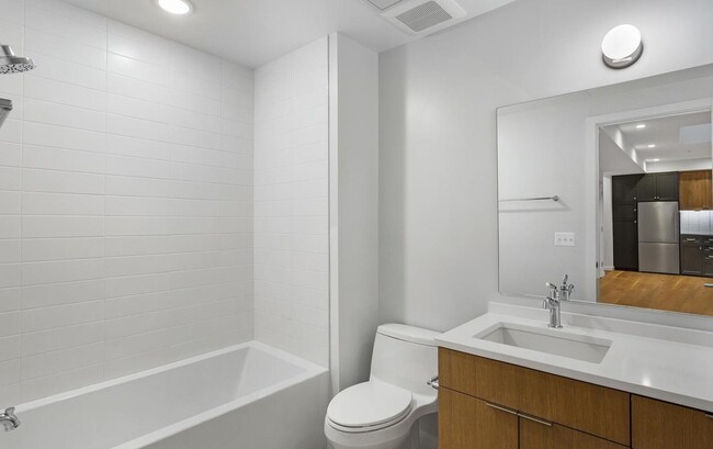 Building Photo - 2248 Ontario Rd NW