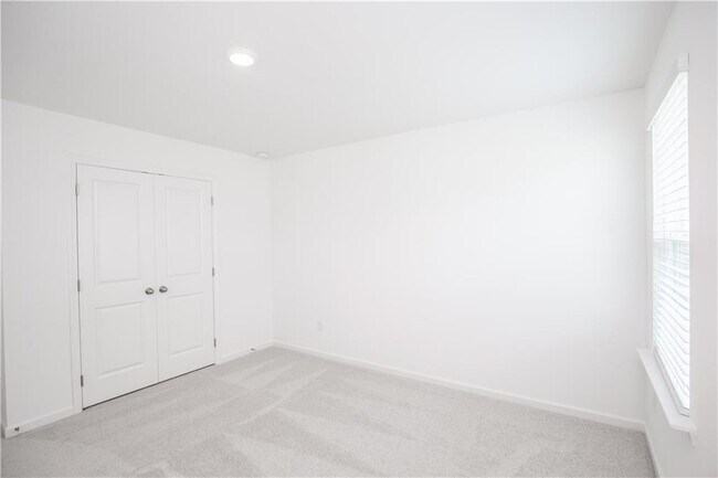 Building Photo - 101 Goshawk St