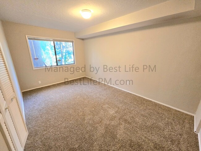 Building Photo - 9 Mountain Cir