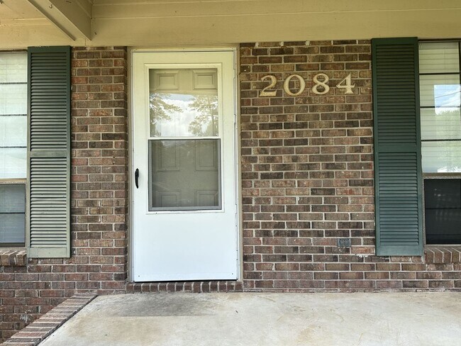 Building Photo - 2084 Pats Place