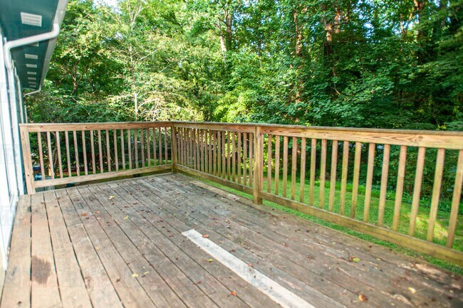Building Photo - 8722 Rollingwood Rd