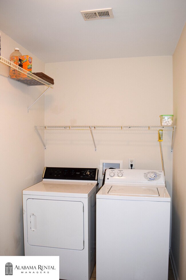 Building Photo - Home For Rent In McCalla, AL!! Available to View with 48 Hours Notice!!!