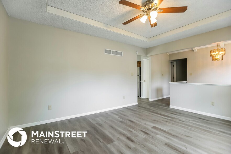 Building Photo - 219 E Pacific Dr