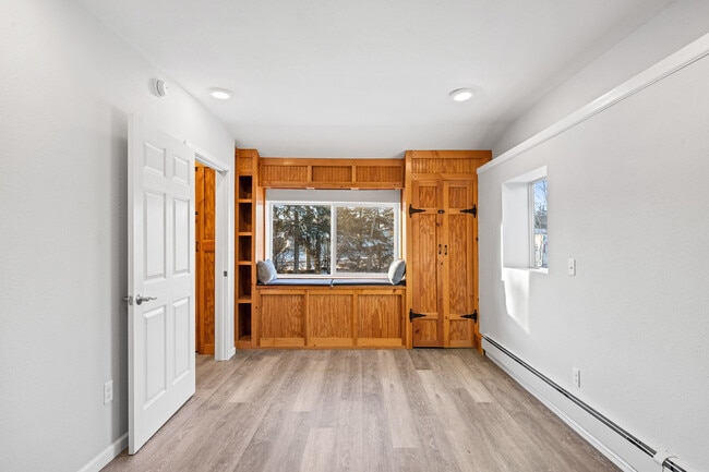 Building Photo - 17 Anna Ave