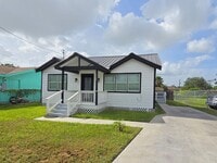 Building Photo - 718 W Lozano St