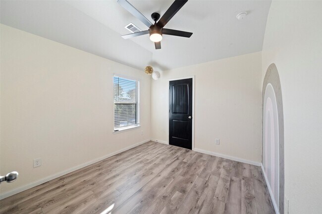 Building Photo - 6161 White Oak Leaf Lp