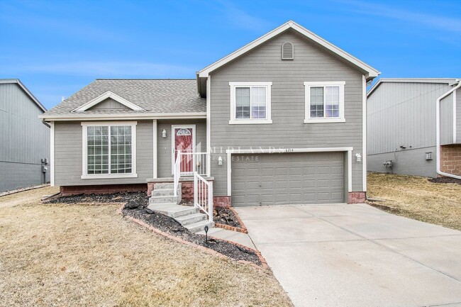 Primary Photo - Standing Bear Lake Home