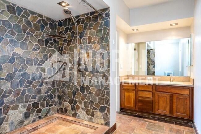 Building Photo - Amazing Home with a Pool and NO HOA