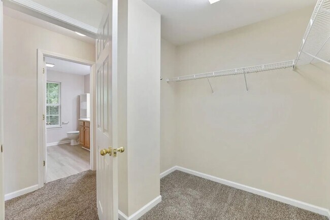 Building Photo - Well Appointed 4BR Home in Brentwood