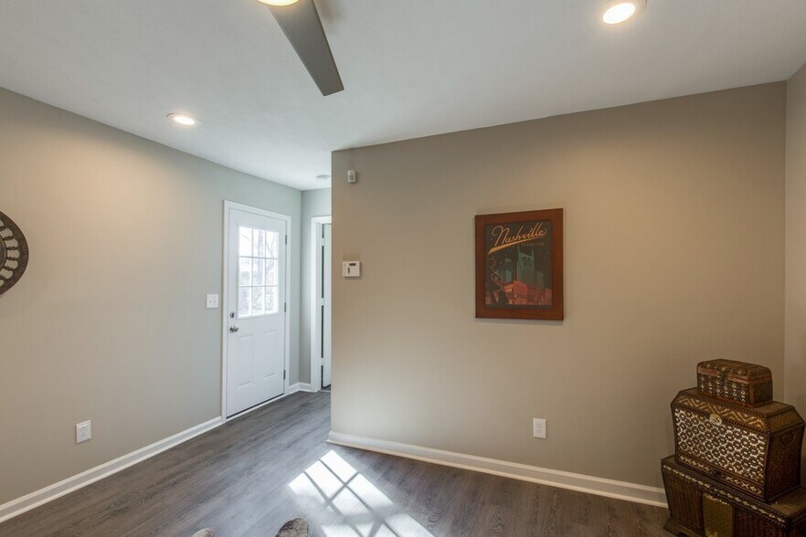 Building Photo - 1417 22nd Ave N