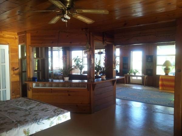 Building Photo - 1315 E 4th St