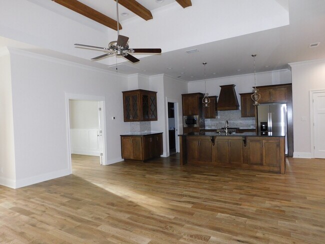 Building Photo - Grove Point Beauty