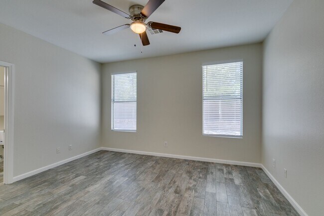 Building Photo - Beautifully updated 3-bedroom home offerin...