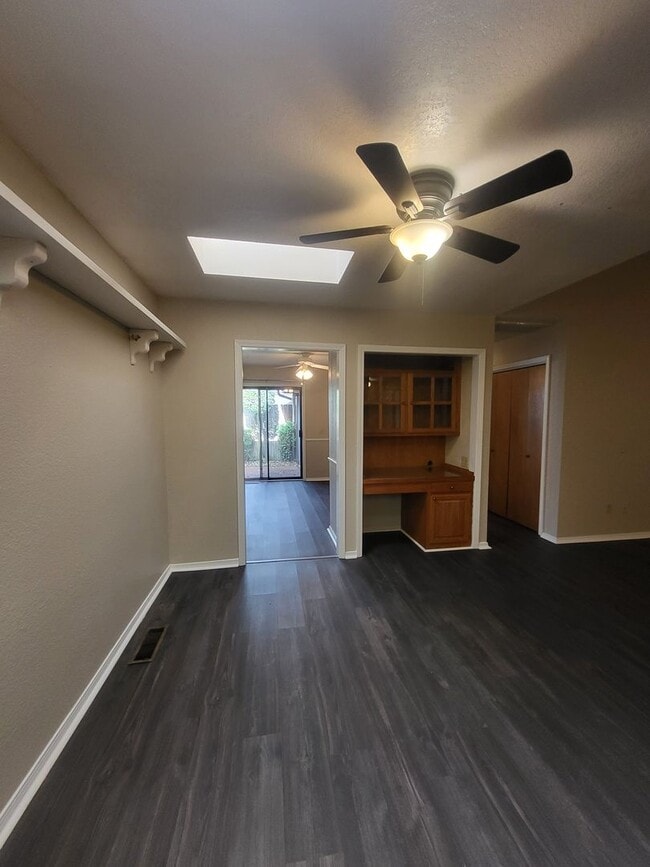 Building Photo - (2) Bed/(2) Bath w/ Storm Shelter Avail NOW!