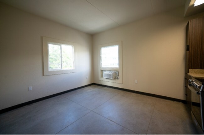 Building Photo - Convenient Cozy Studio Utilities Included
