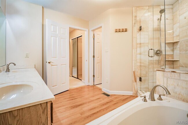 Building Photo - 3309 Lower Lakes Estates Dr