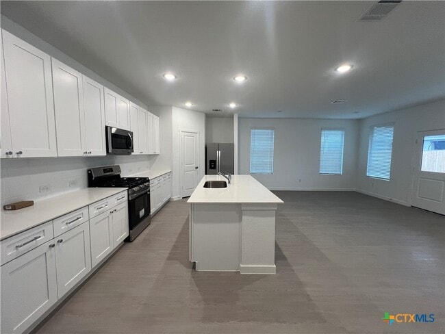 Building Photo - 8908 San Carlos