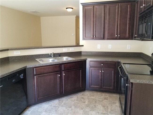 Building Photo - 609 Oakside Pl