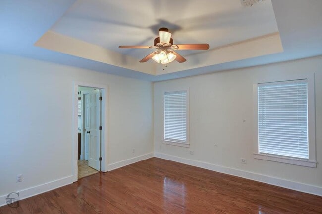 Building Photo - 818 Elmwood St