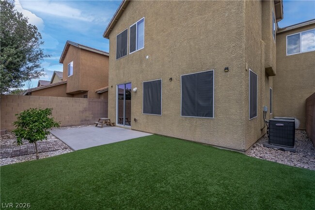 Building Photo - 985 Noah Valley St