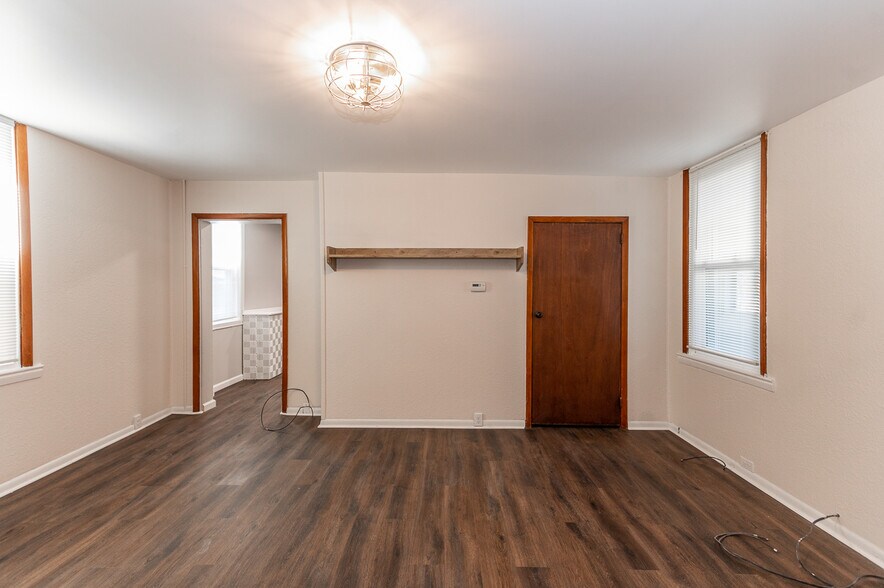 Building Photo - 217 Kaercher St