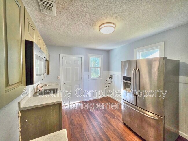 Building Photo - 616 Woodbine St