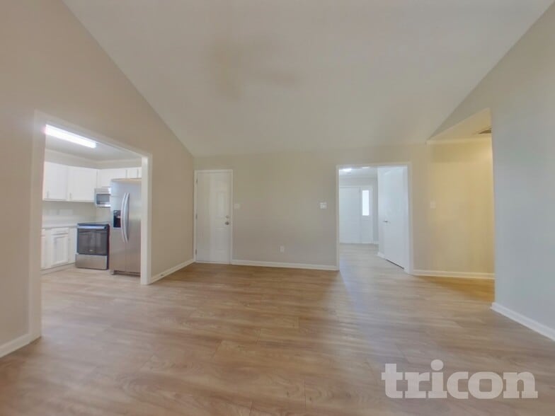 Building Photo - 1305 Rock Knoll Dr