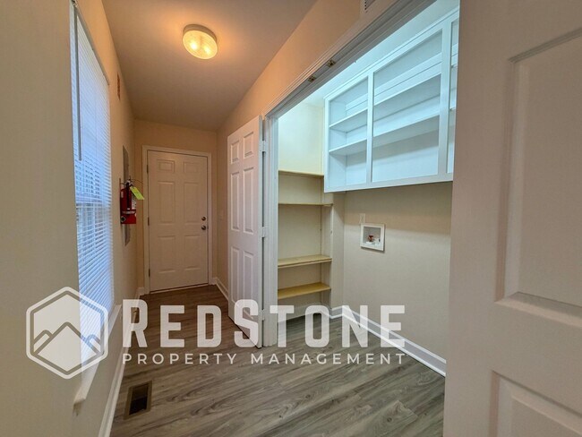 Building Photo - 2621 Trail Five