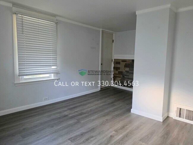 Building Photo - 2849 Trenton Rd