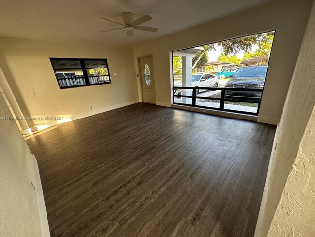 Building Photo - 2021 NW 12th Ave