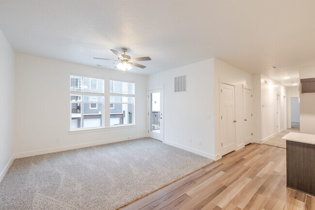 Building Photo - 693 S 4500 S