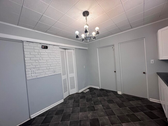 Building Photo - 3570-S Vermilion-N