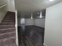 Building Photo - 3412 Townhouse Dr