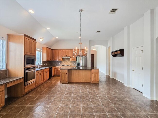 Building Photo - 9901 Bundoran Dr