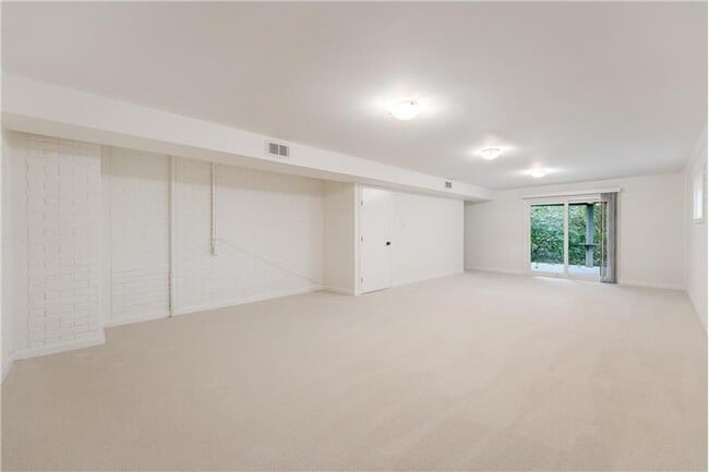 Building Photo - 11916 Moss Point Ln