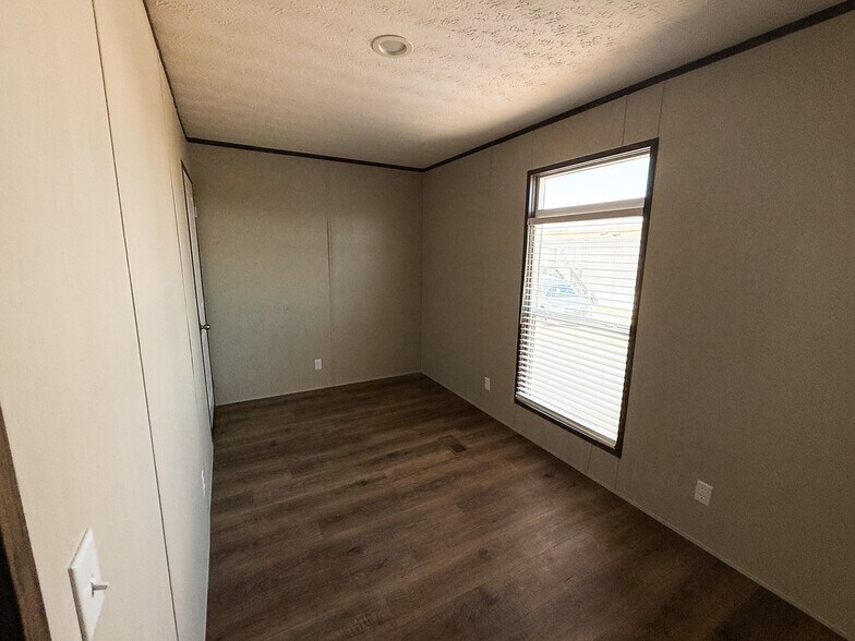 Building Photo - 129 Ponderosa Way