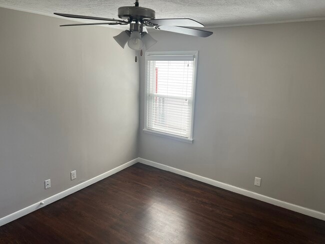 Building Photo - 3839 S Cincinnati Ave