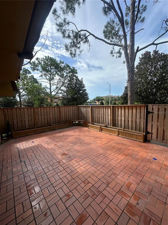 Building Photo - 5252 Brook Ct
