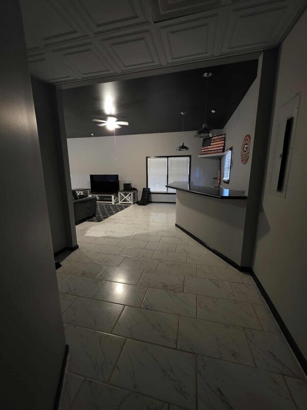 Building Photo - 1211 Fern Hollow Dr