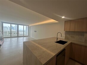 Building Photo - 1717 N Bayshore Dr
