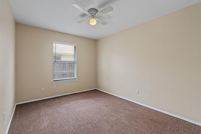 Building Photo - 1404 River Oak Dr