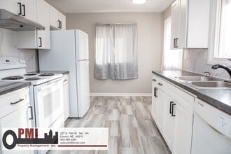 Building Photo - 820 S 38th St