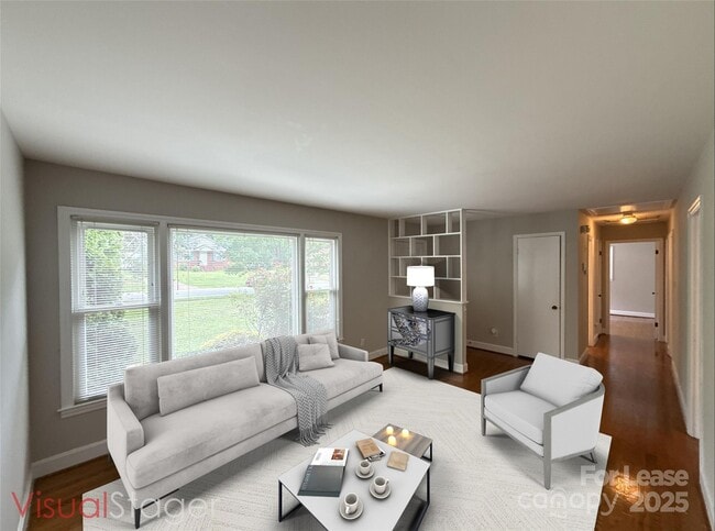 Building Photo - 1521 Woodhill Ln