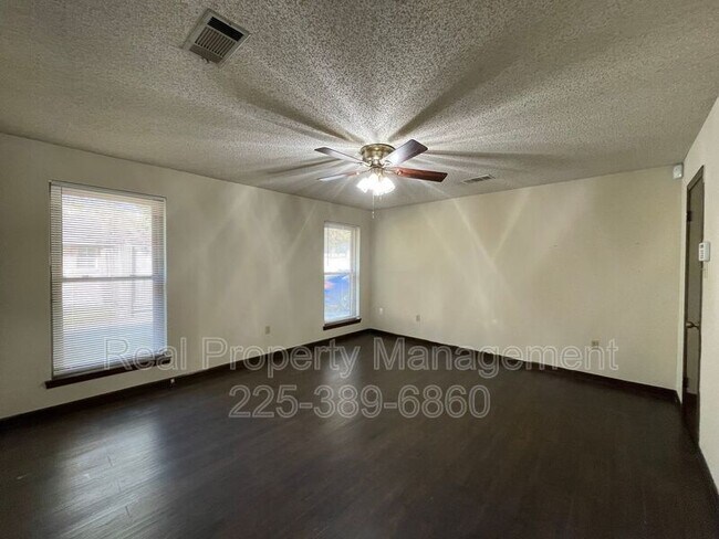 Building Photo - 4513 Woodlyn Dr