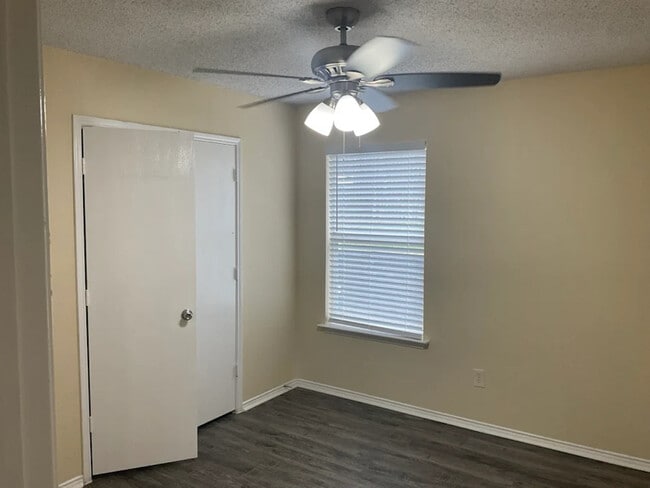 Building Photo - 6312 Fern Meadow Dr