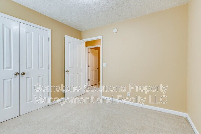 Building Photo - 1418 Owasa Trail