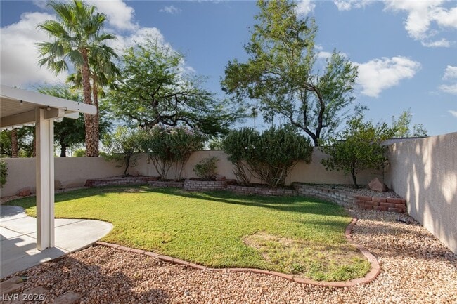 Building Photo - 10991 Pumpkin Ridge Ave