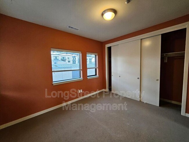 Building Photo - 2176 NW 16th Ave